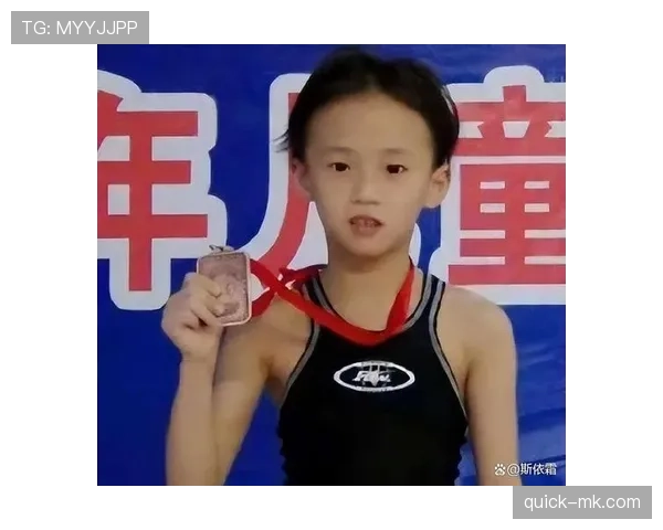 陈芋汐训练场门口拎着名牌包,我这月工资都不够,笑死 陈芋汐训练场门口拎着名牌包,我这月工资都不够,笑死